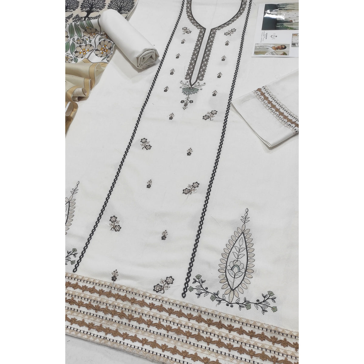 Luxury Dhanak Embroidered 3PC